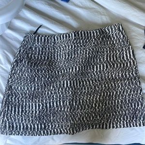 Tory Burch white and black knit skirt
